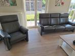 Lederen salon met 2 electrische relax zetels, Ophalen, Zo goed als nieuw, Rechte bank, 200 tot 250 cm