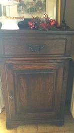 Donkereiken kastje, Antiek en Kunst, Antiek | Meubels | Kasten, Ophalen