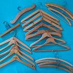 21 houten vintage kleerhangers., Vêtements | Femmes, Cintres, Enlèvement ou Envoi, Utilisé, Bois, Adultes