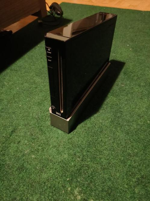 Nintendo Wii, Games en Spelcomputers, Spelcomputers | Nintendo Wii, Gebruikt, Met 3 controllers of meer, Met games, Met stuurtje