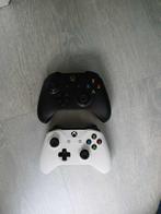 VVV xbox one controllers black/white, Gebruikt, Ophalen of Verzenden, Xbox One, Controller