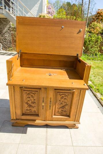 antieke bureau dressoir secretaris beschikbaar voor biedingen
