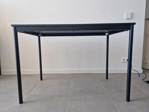 IKEA SANDSBERG Tafel – Zwart, 110x67 cm, Huis en Inrichting, Bureaus, Zo goed als nieuw, Ophalen