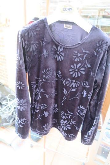 T-shirt zwart bloemenprint velvet Intown mt M beschikbaar voor biedingen