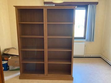 boekenkast beschikbaar voor biedingen