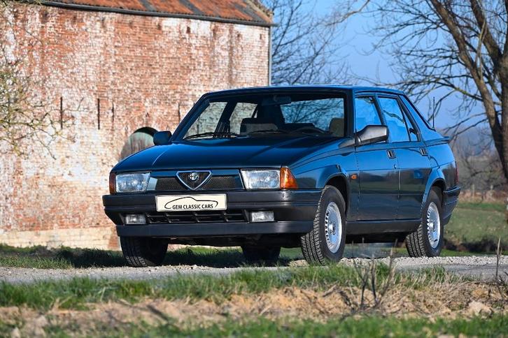Alfa Romeo 75 1.6ie uit het jaar 1990, Auto's, Alfa Romeo, Bedrijf, Te koop, Elektrische ramen, Open dak, Benzine, Berline, 4 deurs