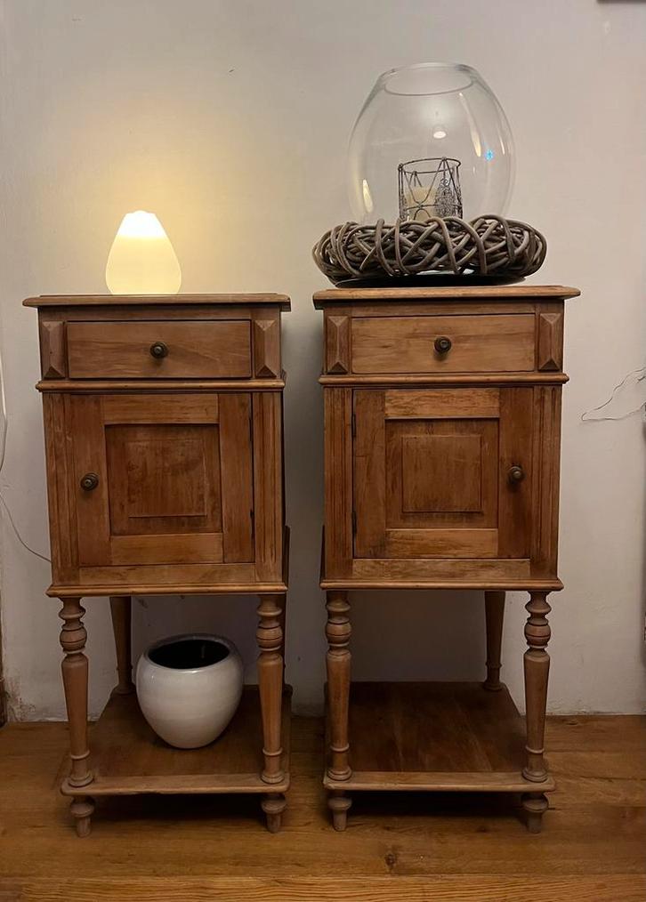 Nachtkastjes, Huis en Inrichting, Slaapkamer | Nachtkastjes, Zo goed als nieuw, 70 cm of meer, Minder dan 45 cm, Hout, Ophalen
