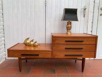 Klein Scandinavisch teakhouten vintage dressoir beschikbaar voor biedingen