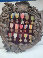 Kader met Franse medailles , 47/54 cm, Verzamelen, Militaria | Algemeen, Ophalen