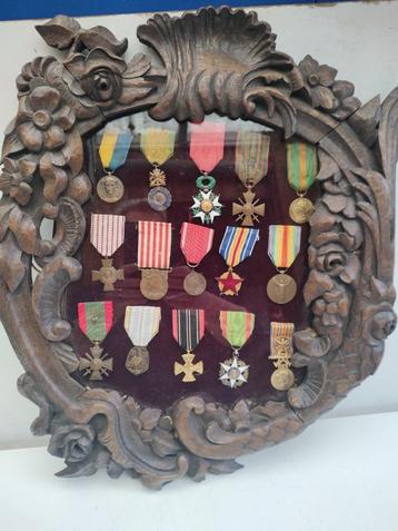 Kader met Franse medailles , 47/54 cm beschikbaar voor biedingen