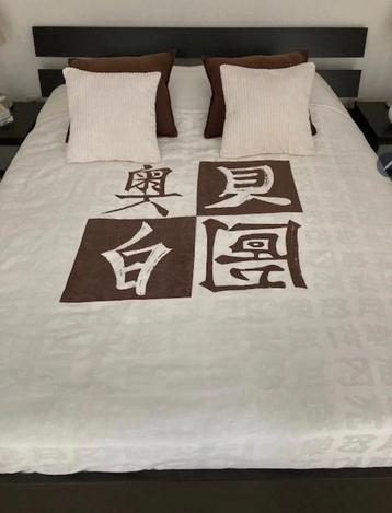 Dekbedovertrek met chinese tekens beschikbaar voor biedingen