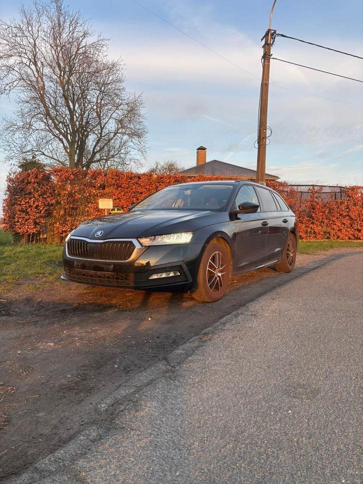 Skoda Octavia 2021 1.0 TSI avec éclairage au xénon, Autos, Skoda, Particulier, Octavia, ABS, Caméra de recul, Phares directionnels