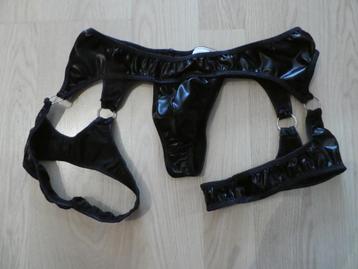 String Wetlook Zwart Heren beschikbaar voor biedingen