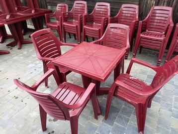 Tuintafels en -stoelen  beschikbaar voor biedingen