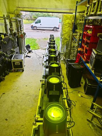 Vends 10 lyres beam 5r en flycase  beschikbaar voor biedingen