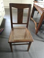 Antieke stoel met rieten zitvlak, Ophalen