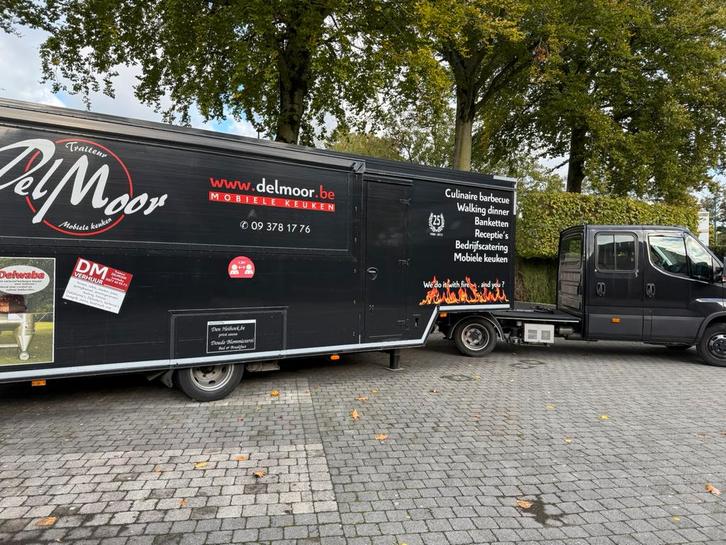 Trekker met oplegger/mobiele keuken, Zakelijke goederen, Stock en Retail | Verkoopwagens, Ophalen