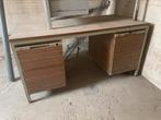 Ijzeren bureau, Ophalen, Gebruikt, Bureau