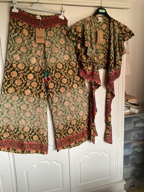 Ensemble pantalon et boléro en soie t. 42, Kleding | Dames, Blouses en Tunieken, Nieuw, Ophalen