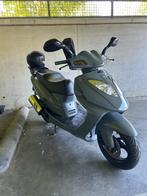 Brommer 125cc, Fietsen en Brommers, Scooters | Piaggio, Ophalen of Verzenden, Zo goed als nieuw