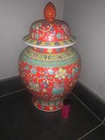 2 Chinese vazen famille noire en famille verte, Antiek en Kunst, Ophalen