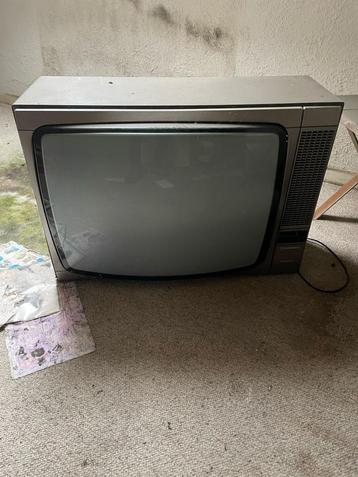 Oude (Antieke) TV beschikbaar voor biedingen