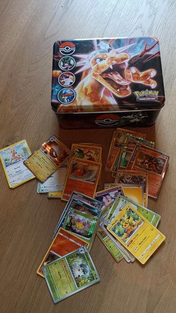 Pokemon verzamel koffer met kaarten beschikbaar voor biedingen