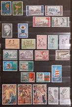 150 verschillende postfrisse Belgische zegels 1965/85, Postzegels en Munten, Ophalen of Verzenden, Postfris, Postfris