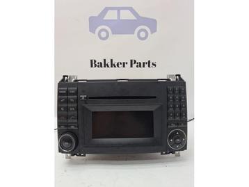 Radio CD Speler van een Mercedes B-Klasse beschikbaar voor biedingen
