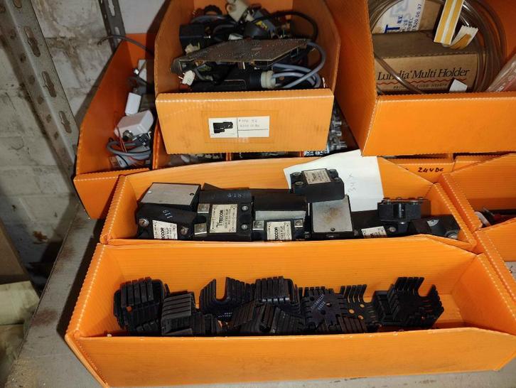 electronica materiaal, Elektronische apparatuur, Onderdelen en Toebehoren, Zo goed als nieuw, Ophalen