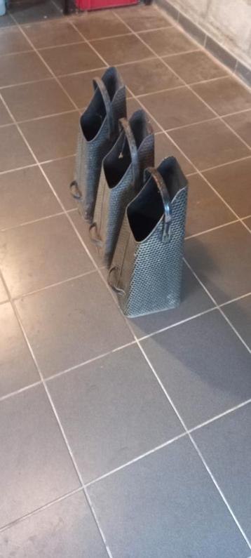 3 kolen of pellets bussen beschikbaar voor biedingen