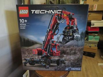 Lego Technic 42144 Material Handler (2022)