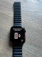 Apple watch 7 perfecte staat 44mm met magnetic leather link, Handtassen en Accessoires, Smartwatches, Ophalen, Zwart, IOS, Zo goed als nieuw