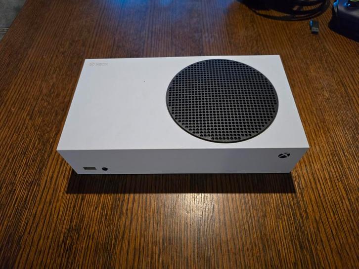 Xbox series s met headset, Games en Spelcomputers, Spelcomputers | Xbox Series X en S, Xbox Series S, Ophalen