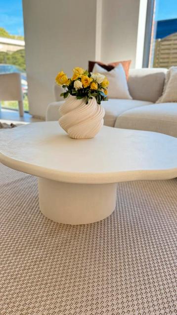 Beton cire salontafel beschikbaar voor biedingen