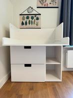 Verzorgingstafel / bureau IKEA, Kinderen en Baby's, Kinderkamer | Commodes en Kasten, Zo goed als nieuw, Commode, Ophalen