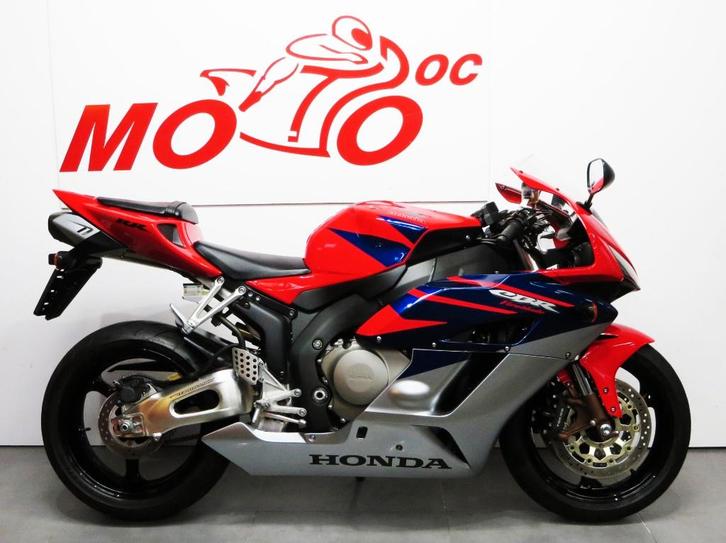 HONDA CBR 1000RR ***MOTODOC.BE***, Motoren, Motoren | Honda, Bedrijf, Naked bike, meer dan 35 kW, 4 cilinders, Motorrijbewijs A
