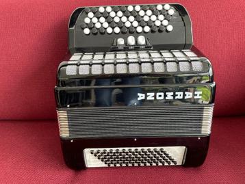 Z.g.a.n.  Weltmeister Harmona knopaccordeon . 72 bas .DO1. beschikbaar voor biedingen