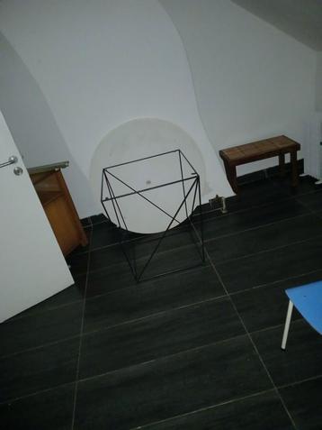 Table à manger ronde  beschikbaar voor biedingen