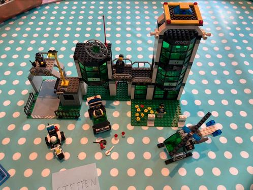 Lego 6332 - Politiekantoor ‘Command Post Central’, Kinderen en Baby's, Speelgoed | Duplo en Lego, Zo goed als nieuw, Lego, Complete set
