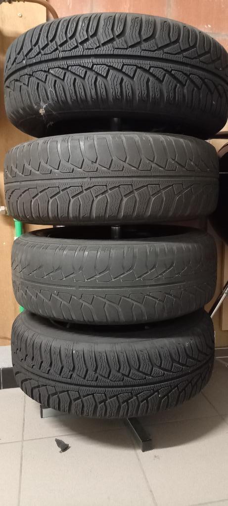 winterbanden uniroyal 205/65 R15 T, Auto-onderdelen, Banden en Velgen, Banden en Velgen, Winterbanden, 15 inch, 205 mm, Personenwagen