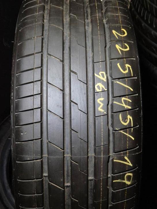 225/45/19, Autos : Divers, Pièces de sport automobile, Comme neuf, Enlèvement