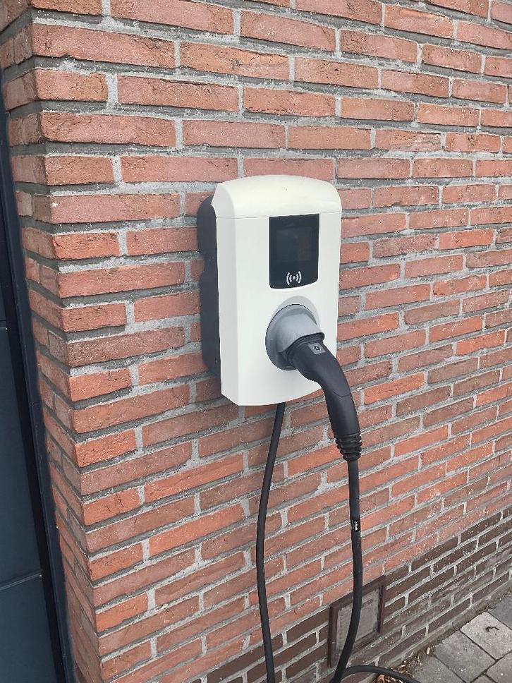 Laadpaal - Alfen Eve Single Pro-line (2021), Autos : Divers, Bornes de recharge, Utilisé, Borne de recharge et Câble de charge