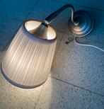 Lampe murale, Comme neuf