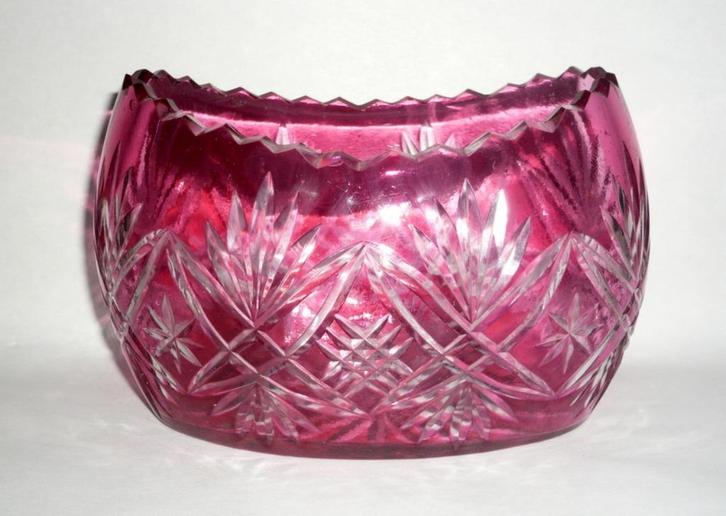 VASE VAL SAINT LAMBERT TAILLE RICHE ROUGE BORDEAUX VERS 1920, Antiquités & Art, Antiquités | Verre & Cristal, Enlèvement ou Envoi