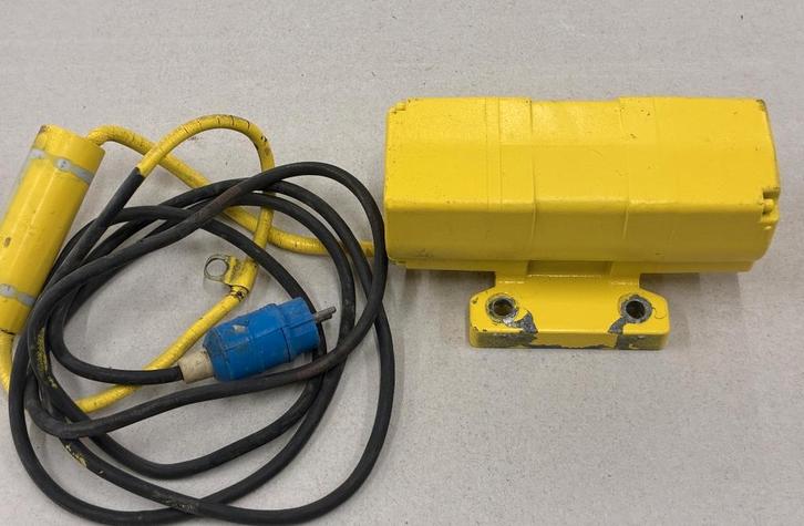 trilmotor 220/380 volt, Doe-het-zelf en Bouw, Gereedschap | Machine-onderdelen en Toebehoren, Gebruikt, Ophalen of Verzenden