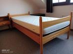 Éénpersoonsbed , hout met matras en resort, Huis en Inrichting, Slaapkamer | Complete slaapkamers, Ophalen, Zo goed als nieuw