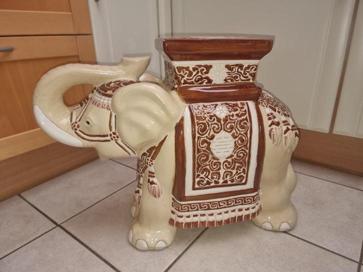 Vintage Olifant plantenhouder, Antiek en Kunst, Antiek | Keramiek en Aardewerk, Ophalen