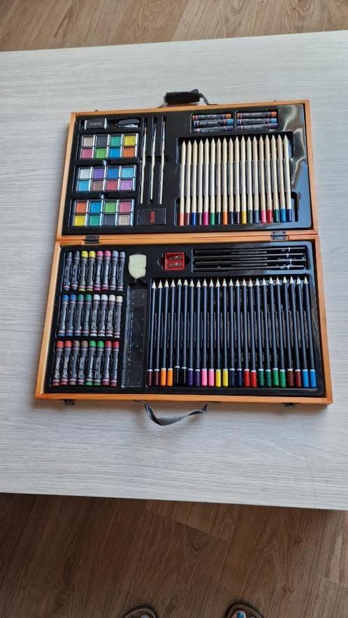 109 delige tekendoos - Nieuw, Hobby en Vrije tijd, Tekenen, Nieuw, Potlood of Stift, Ophalen