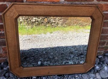 Achthoekige houten bedelspiegel beschikbaar voor biedingen